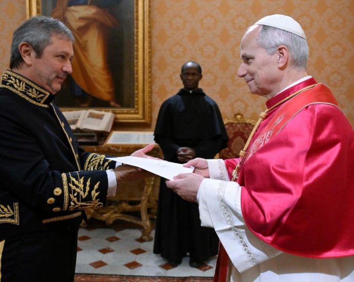 EMBAIXADOR DO PERU: NOVA MISSÃO NO VATICANO