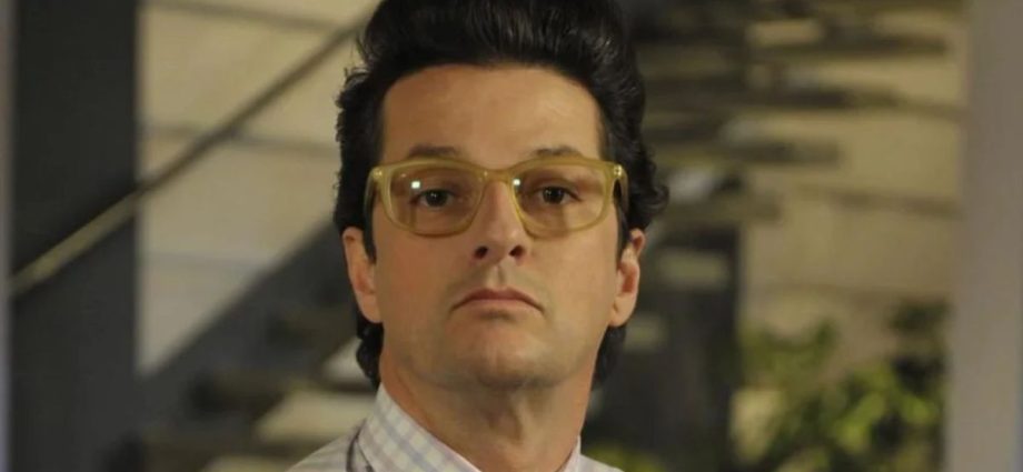 CRÔ REAPARECE EM TRÊS GRAÇAS E AMEAÇA ARMINDA