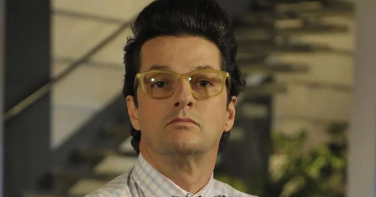 CRÔ REAPARECE EM TRÊS GRAÇAS E AMEAÇA ARMINDA