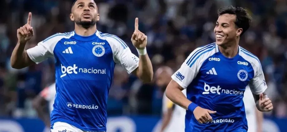 CRUZEIRO IMPÕE GOLEADA SOBRE O UBERLÂNDIA NO MINEIRO