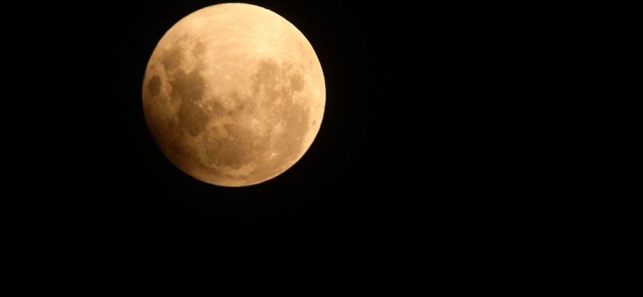 ECLIPSES, SUPERLUAS E METEOROS EM 2026: VEJA DATAS