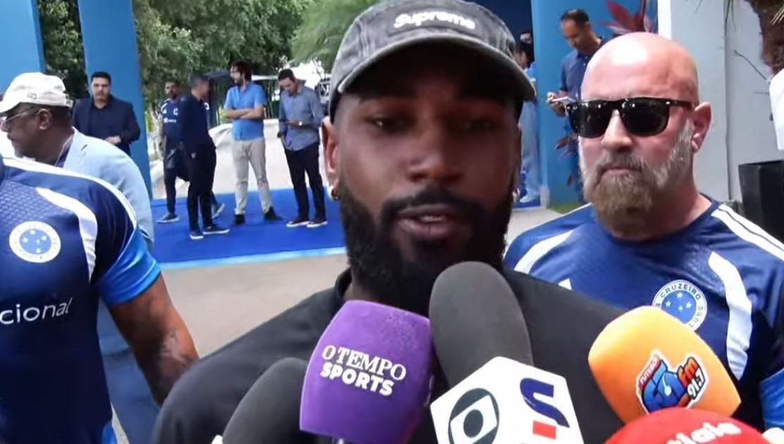 GERSOM CHEGA AO CRUZEIRO E AGRADECE DIRETORIA