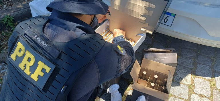 MEDICAMENTOS CONTROLADOS: APREENSÃO NA DUTRA