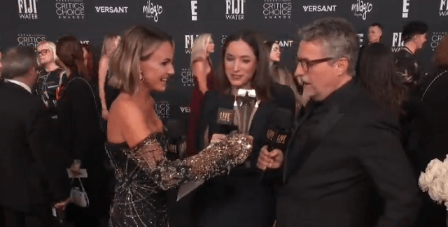 FILMES ESTRANGEIROS: KLEBER MENDONÇA EXIGE RESPEITO