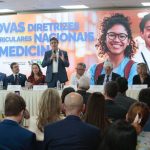 ENAMED: CAMILO SANTANA DEFENDE AVALIAÇÃO DA FORMAÇÃO MÉDICA