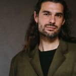 OLIVER LAXE: CONHEÇA O DIRETOR DE SIRÂT