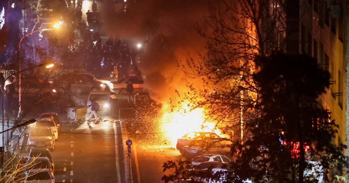 PROTESTOS NO IRÃ: A EVOLUÇÃO DOS MANIFESTOS