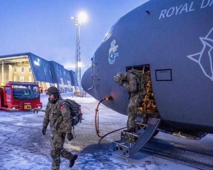 OTAN: FRANÇA SOLICITA EXERCÍCIOS NA GROENLÂNDIA