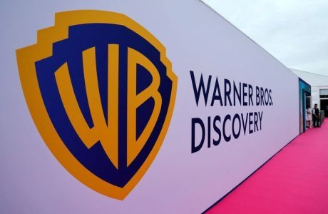 NETFLIX PROPÕE PAGAMENTO À VISTA À WARNER BROS.