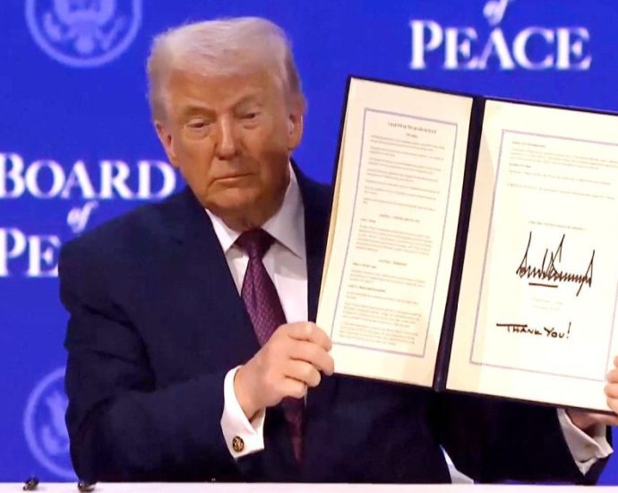 CONSELHO DE PAZ: TRUMP ASSUME A LIDERANÇA INDEFINIDA