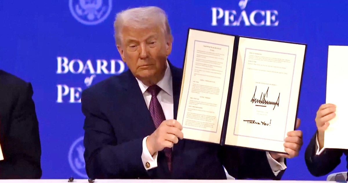 CONSELHO DE PAZ: TRUMP ASSUME A LIDERANÇA INDEFINIDA