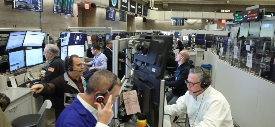 PAYROLL: WALL STREET REGISTRA ALTA RECORDES