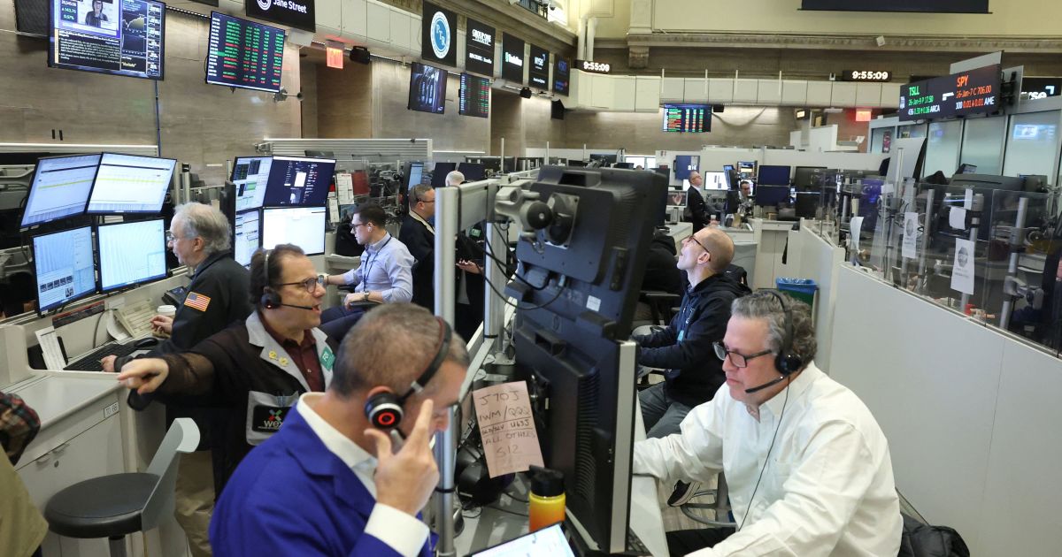 PAYROLL: WALL STREET REGISTRA ALTA RECORDES