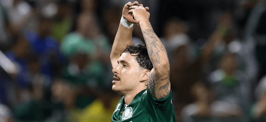 MELHORIAS NO PALMEIRAS: MAURÍCIO SE NATURALIZA PARAGUAIO