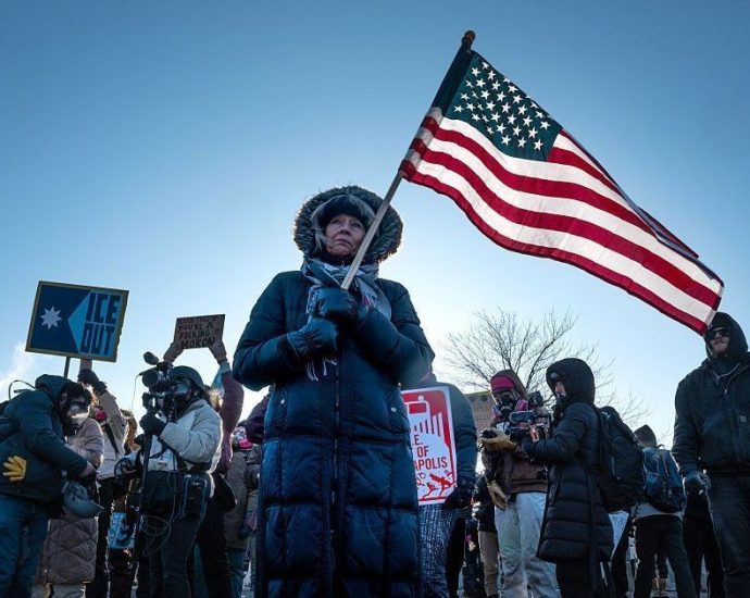 MANIFESTAÇÕES CONTRA A POLÍTICA MIGRATÓRIA DE TRUMP