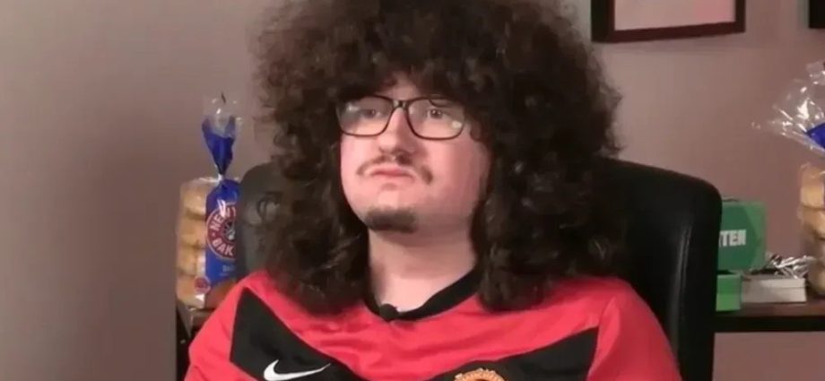 MANCHESTER UNITED: FÃ ULTRAPASSA 500 DIAS SEM CORTAR CABELO