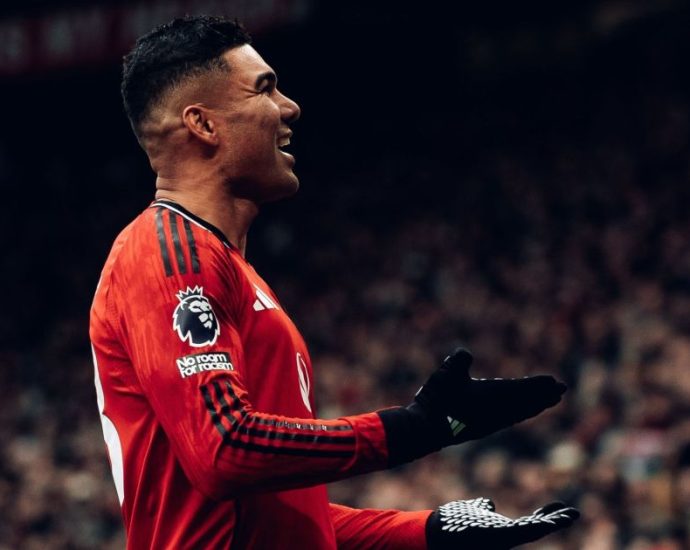 MANCHESTER UNITED VENCE FULHAM EM JOGO EMPOLGANTE