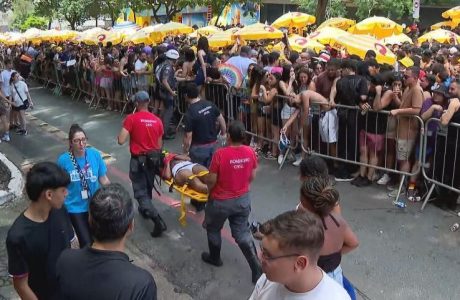 BLOCO SKOL PAUSA APÓS TUMULTO NO CARNAVAL DE SP