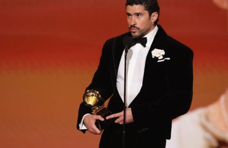 ICE: ARTISTAS CRITICAM POLÍTICAS NO GRAMMY 2026