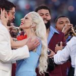 BAD BUNNY NO SUPER BOWL: SHOW IMPACTANTE COM ARTISTAS FAMOSOS