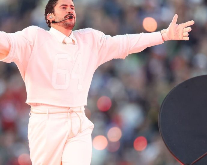 BAD BUNNY NO SUPER BOWL: CELEBRAÇÃO DA CULTURA LATINA