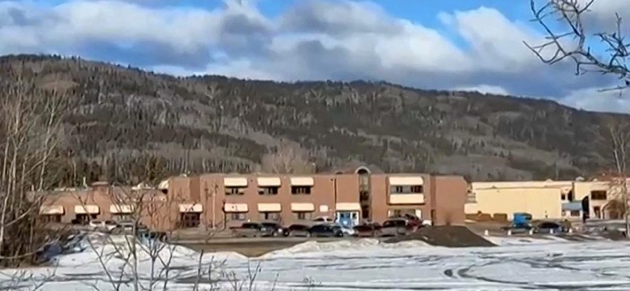 ATAQUE A TIROS: TRAGÉDIA EM ESCOLA NO CANADÁ