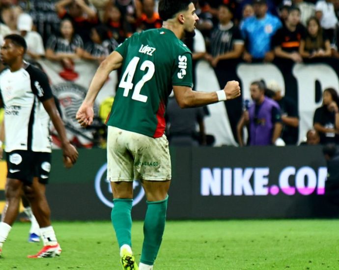 PALMEIRAS VENCE CORINTHIANS COM GOL DE FLACO
