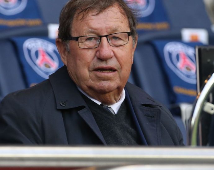 FUTEBOL FEMININO: POLÊMICAS E DESAFIOS ATUAIS