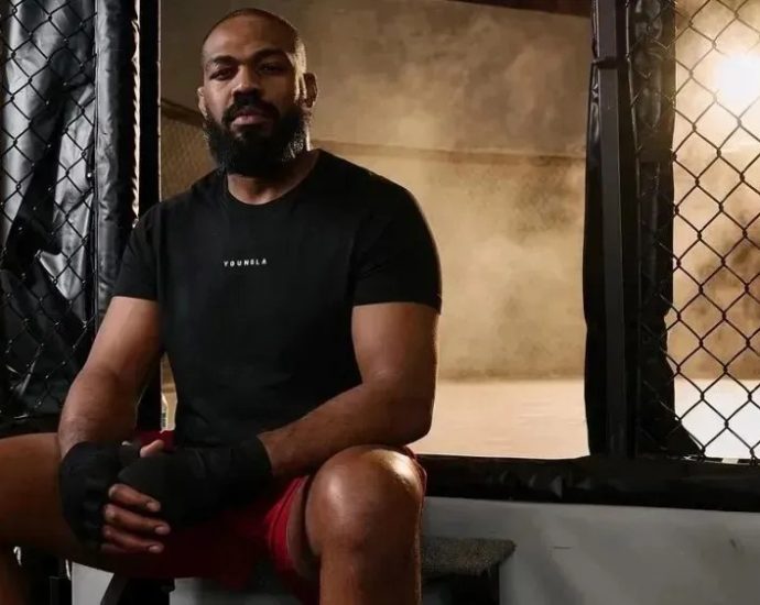 ARTRITE SEVERA: JON JONES REVELA DESAFIOS NO UFC