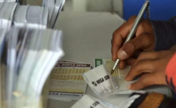 MEGA SENA: CONCURSO 2967 ACUMULA MAIS UMA VEZ