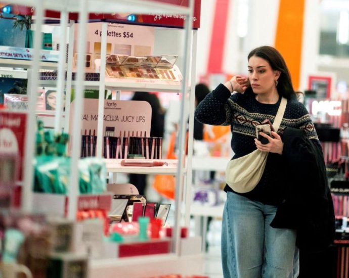 VENDAS NO VAREJO DOS EUA: ESTABILIDADE EM DEZEMBRO